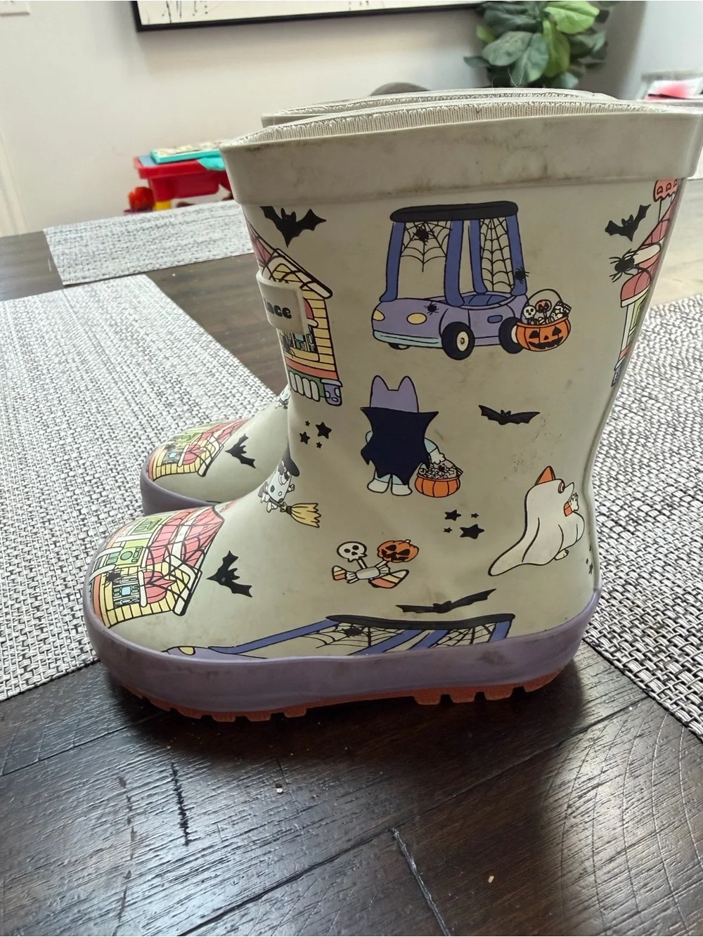 Kids BLUEY Halloween Rain Boots - White with Purple Trim